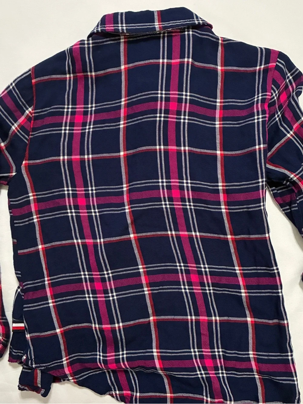 TOMMY HILFIGER Girls Button down shirt Size 6 Plaid 100% Rayon Roll up sleeve